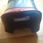 sella-originale-mv-agusta-checca-rossa-blu-1