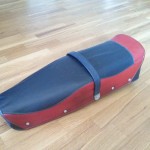 sella-originale-mv-agusta-checca-rossa-blu-18